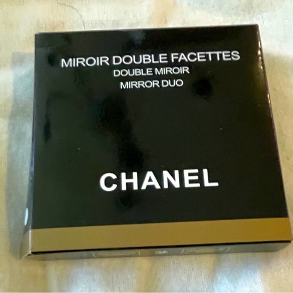 CHANEL Other - CHANEL CC MIRROR DOUBLE FACETTES